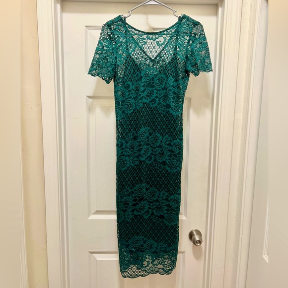 Donna Ricco Emerald Green Bodycon Lace Silhouette Sheath Dress with Slip, size 2 - Picture 2 of 6
